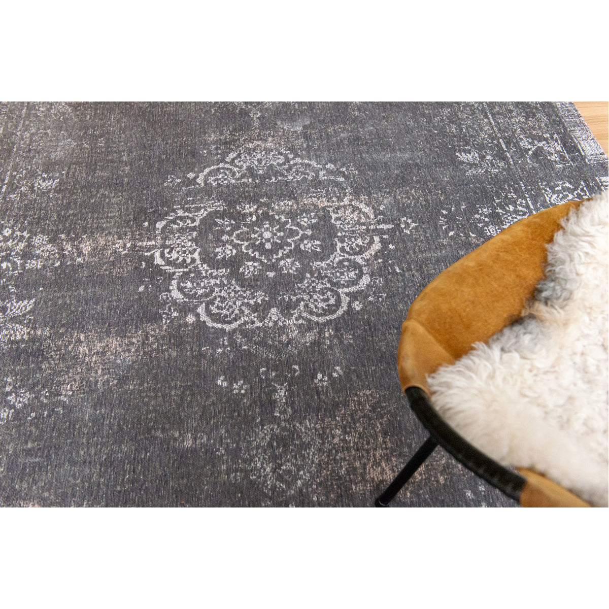 Louis de Poortere Fading World Medallion 9148 Stone Rug