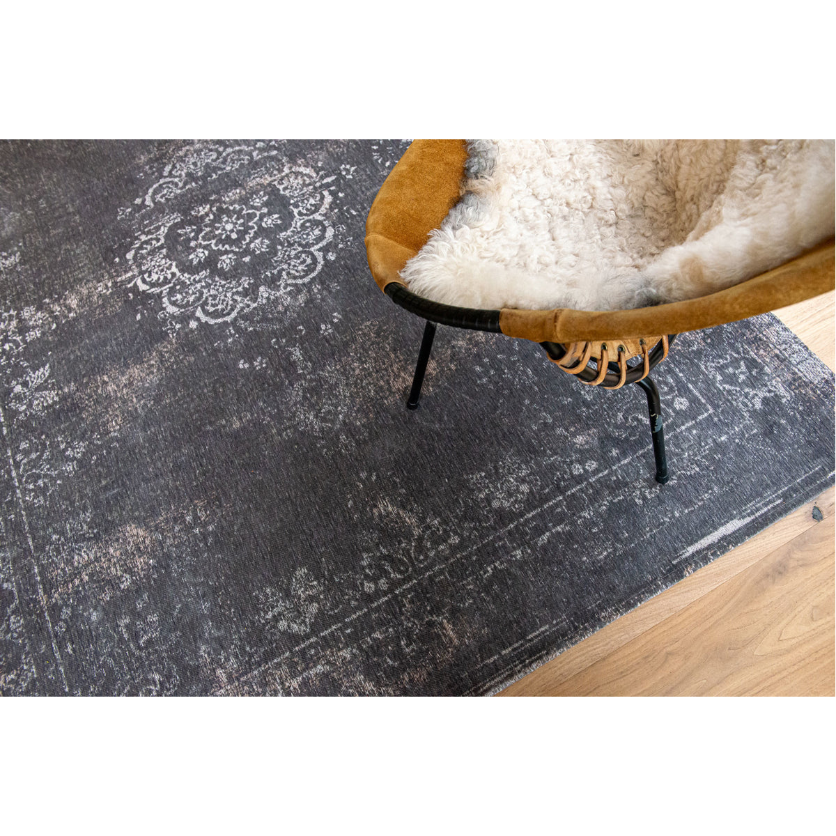 Louis de Poortere Fading World Medallion 9148 Stone Rug