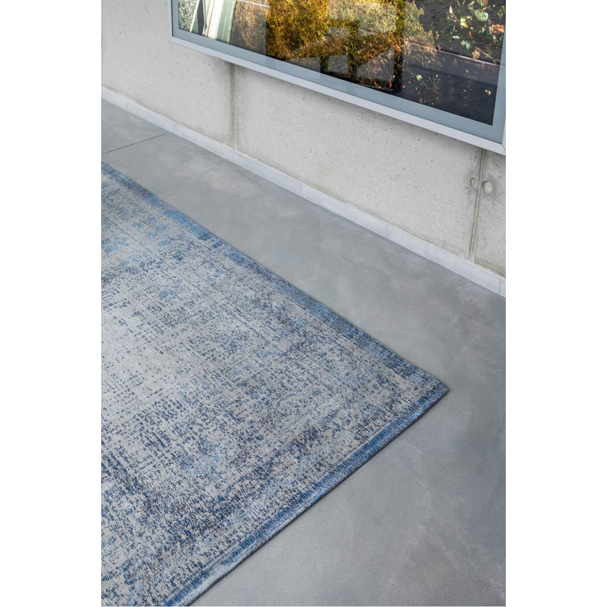 Louis de Poortere Fading World Medallion 9065 Grey Jeans Rug