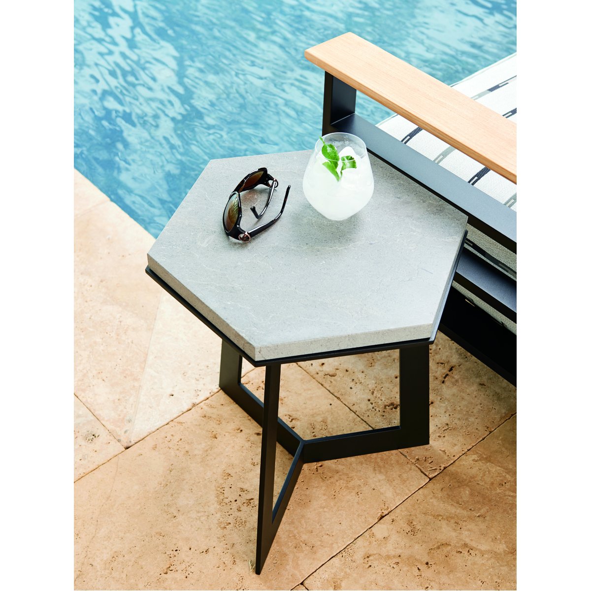 Tommy Bahama South Beach Spot Table