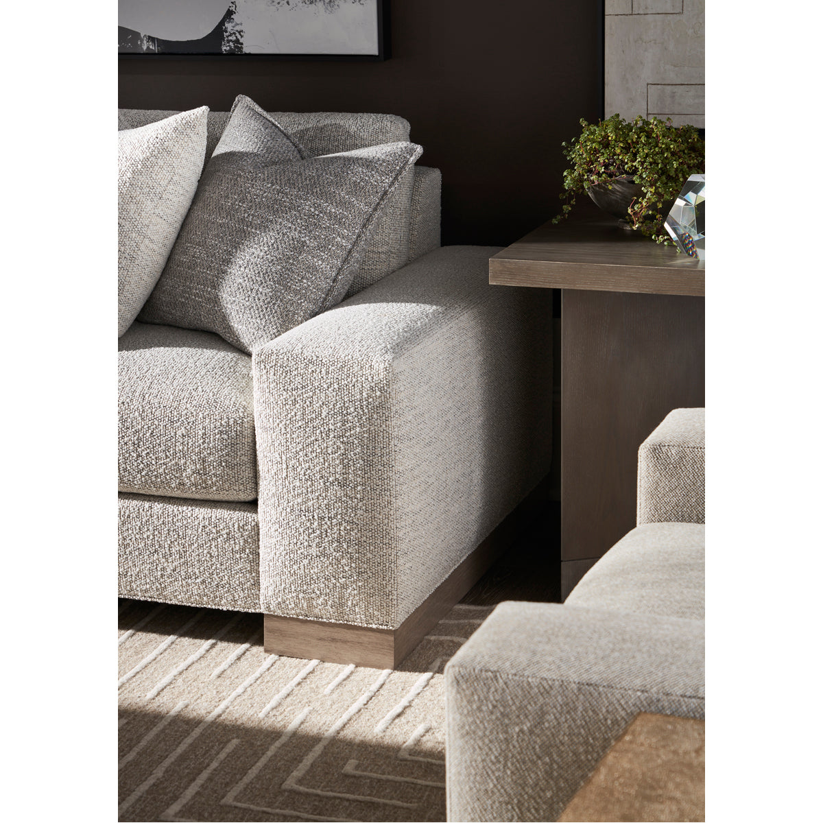 Vanguard Furniture Burke Extended Two Border Sofa