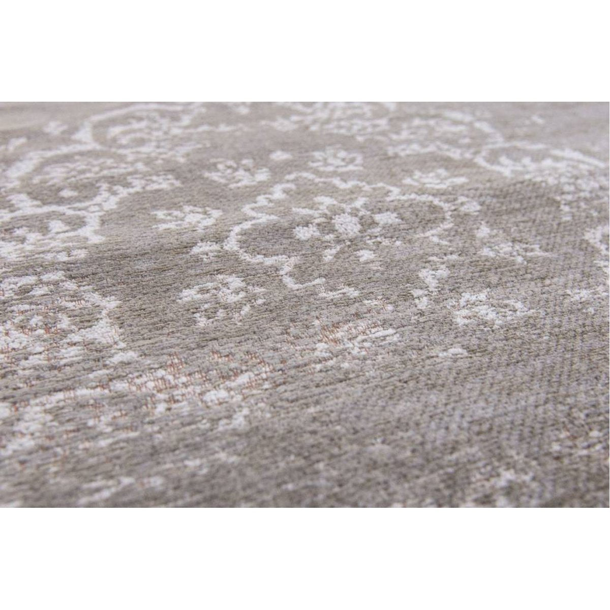 Louis de Poortere Fading World Medaillon 8382 White Pepper Rug