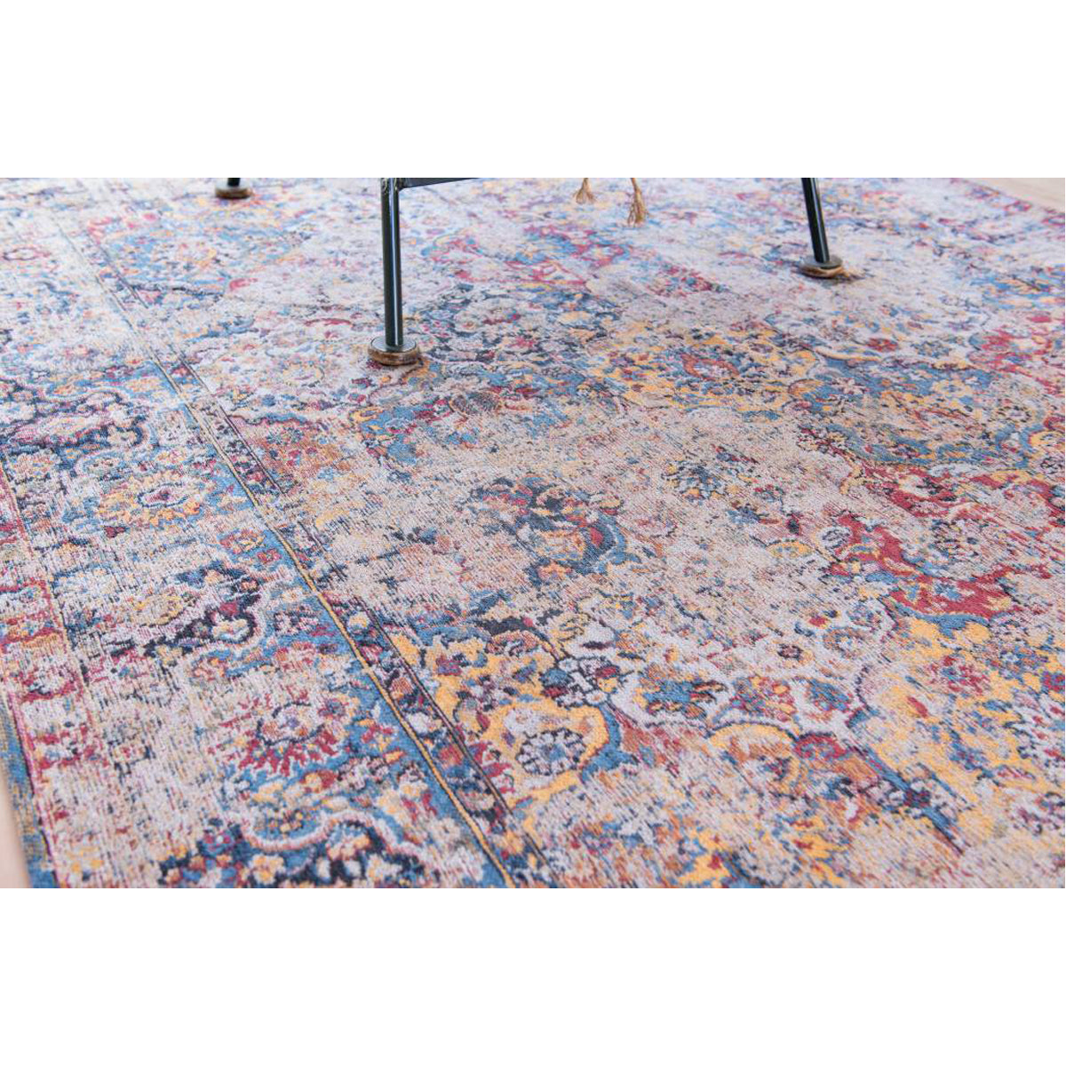 Louis de Poortere Antiquarian Antique Bakhtiari 8713 Rug, 9&#39;6&quot;x12&#39;10&quot;