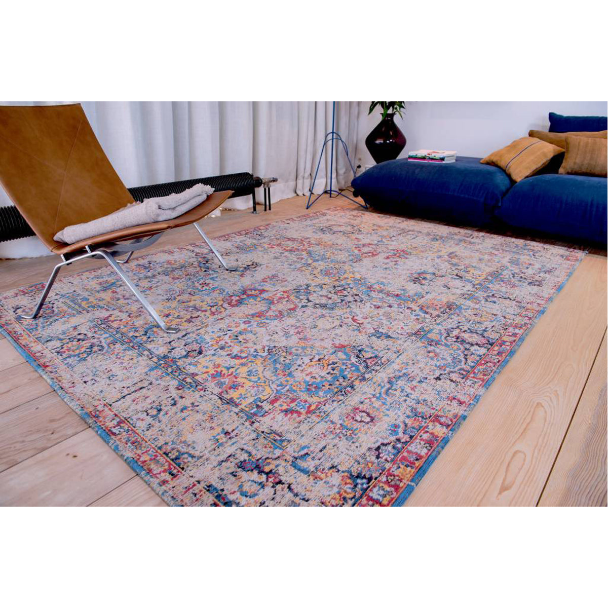 Louis de Poortere Antiquarian Antique Bakhtiari 8713 Rug, 9&#39;6&quot;x12&#39;10&quot;