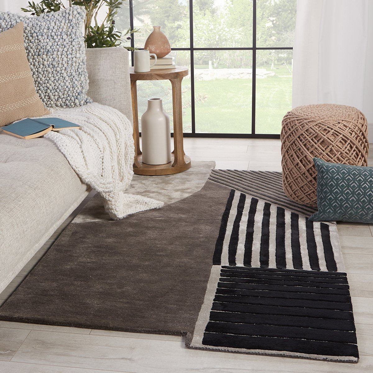 Jaipur Iconic Ginata Geometric Stripes Gray Black ICO06 Rug