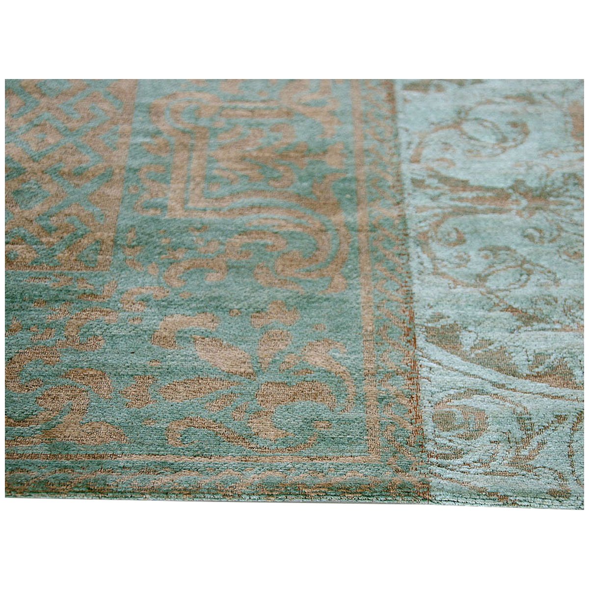 Louis de Poortere Vintage Multi 8006 Sea Blue Rug