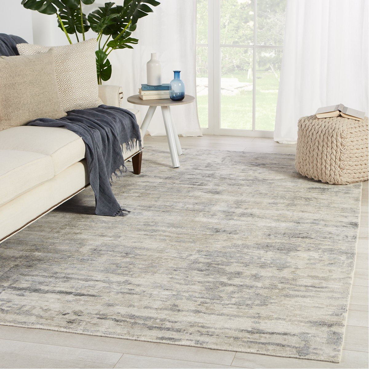 Jaipur Malibu by Barclay Butera Retreat Abstract Gray Ivory MBB02 Rug