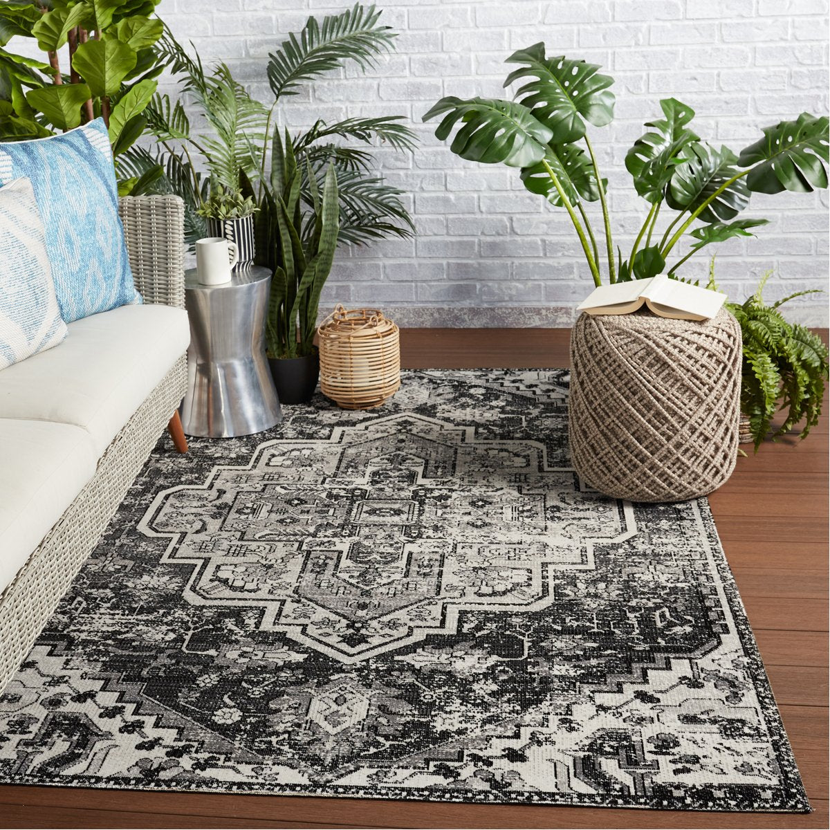 Jaipur Polaris Ellery Medallion Floral Black Gray POL29 Rug