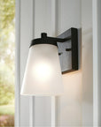 Sea Gull Lighting Renville Large 1-Light Outdoor Wall Lantern