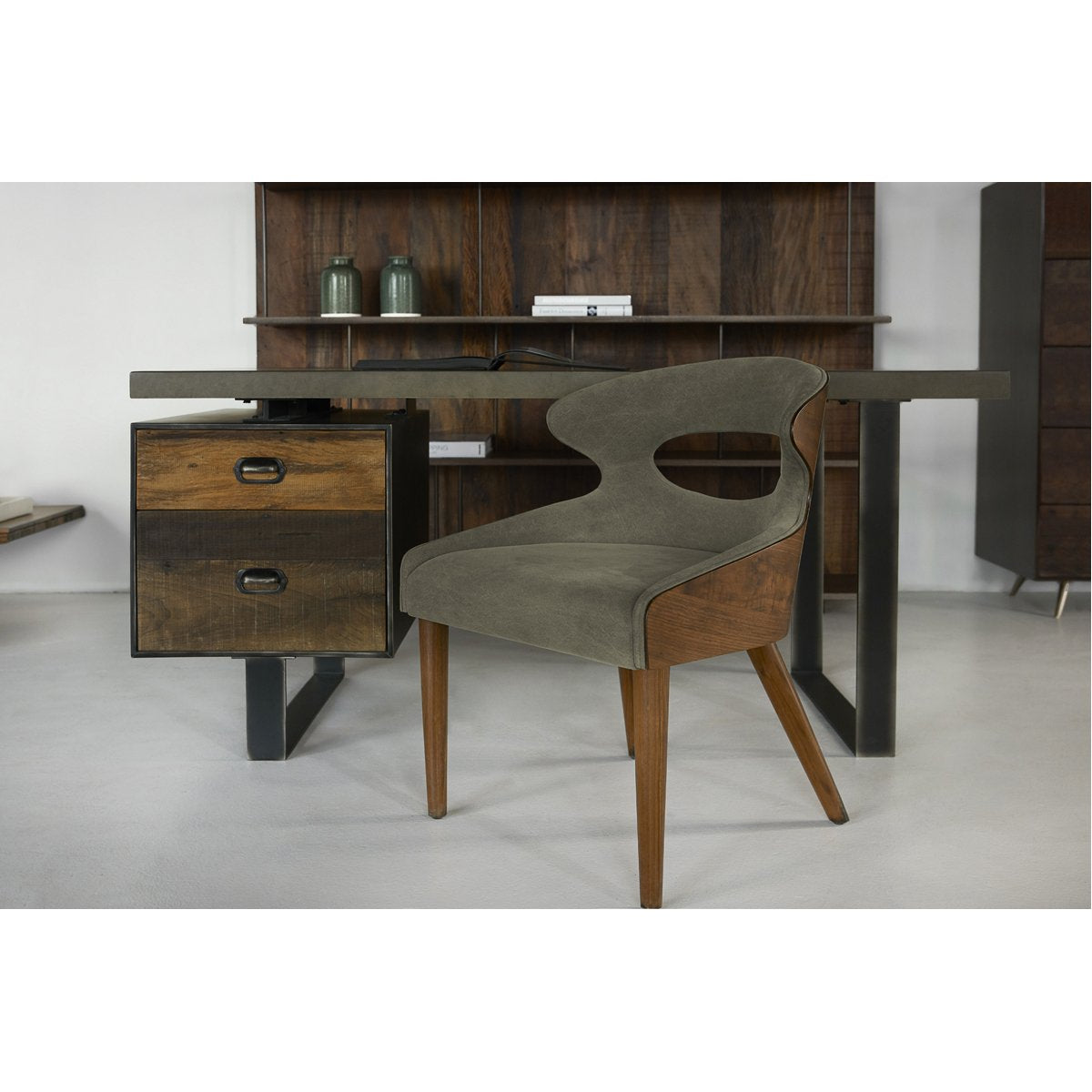 Thomas Bina Charles Single Ped Desk - Live Edge