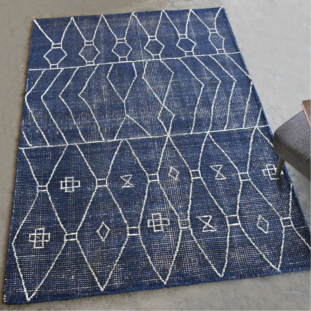 Uttermost Fressia Blue Rug